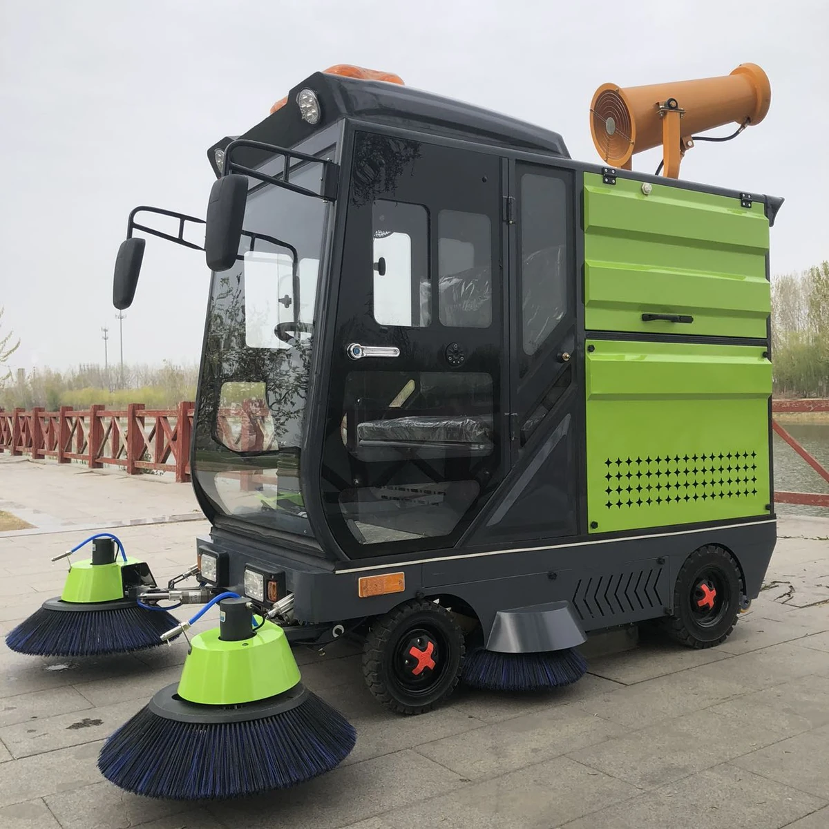 HF-KING-380 High-Capacity Dust-Control Sweeper
